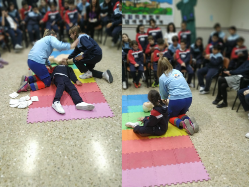 Enfermeras del Centro de Salud de Gran Capitán enseñan técnicas de primeros auxilios a niños de infantil del Colegio de la Asunción.