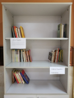 La UGC de Zaidin Sur pone en funcionamiento la experiencia de intercambio de libros denominada “Libros Fugados” coincidiendo con el “Dia del Libro”