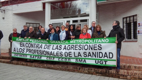 Profesionales de la UGC de Iznalloz y del Distrito Sanitario Granada Metropolitano se solidarizan con el profesional agredido
