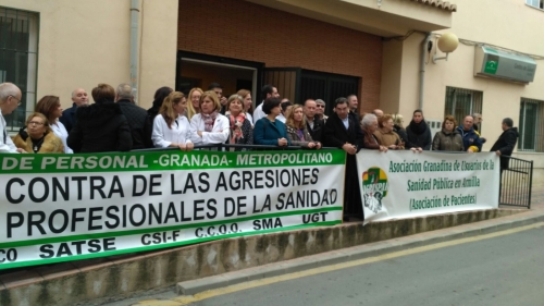 Profesionales de la Unidad de Gestión Clínica de Armilla y del Distrito Sanitario Granada Metropolitano se solidarizan con la compañera agredida en el Centro de Salud de Armilla