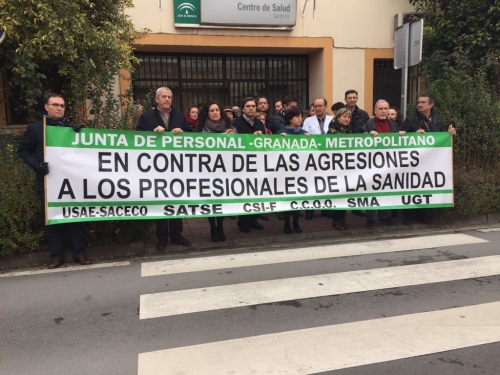 Profesionales de la Unidad de Gestión Clínica de Santa Fe y del Distrito Sanitario Granada Metropolitano se solidarizan con la compañera agredida en el Centro de Salud de Santa Fe