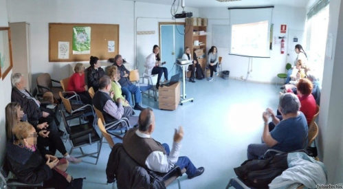 El Centro de Salud Zaidín Centro Este imparte talleres de musicoterapia para personas mayores