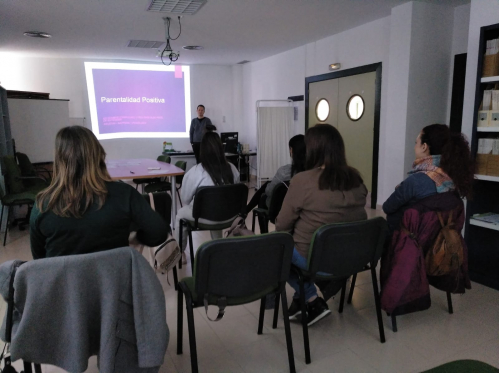 La UGC Churriana de la Vega organiza un Taller de Parentalidad Positiva