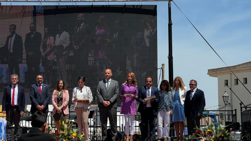 El Centro Salud Churriana de la Vega y el Distrito Granada Metropolitano reciben una condecoración con motivo del 46 Aniversario de la Constitución de Vegas del Genil