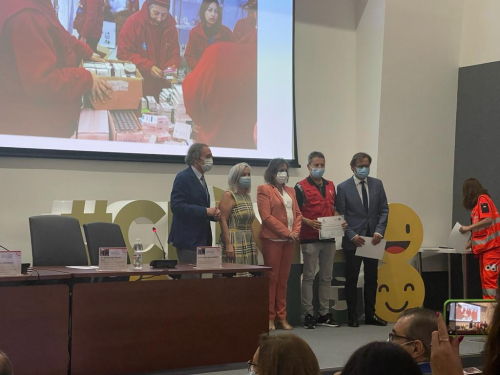 LA CONSEJERA DE SALUD Y CONSUMO ENTREGA MENCIÓN ESPECIAL A DOS PROFESIONALES DEL DISTRITO POR SU PARTICIPACIÓN EN EL GRUPO NACIONAL START