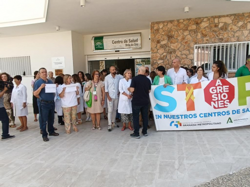 ACTO DE REPULSTA CONTRA LAS AGRESIONES A LOS SANITARIOS EN C.S. BOLA DE ORO