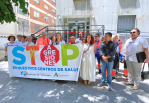 Acto de protesta en el centro de salud Gran Capitán por la agresión a una médica de urgencias
