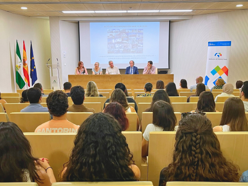 El Distrito Granada-Metropolitano recibe a los nuevos médicos y enfermeros residentes